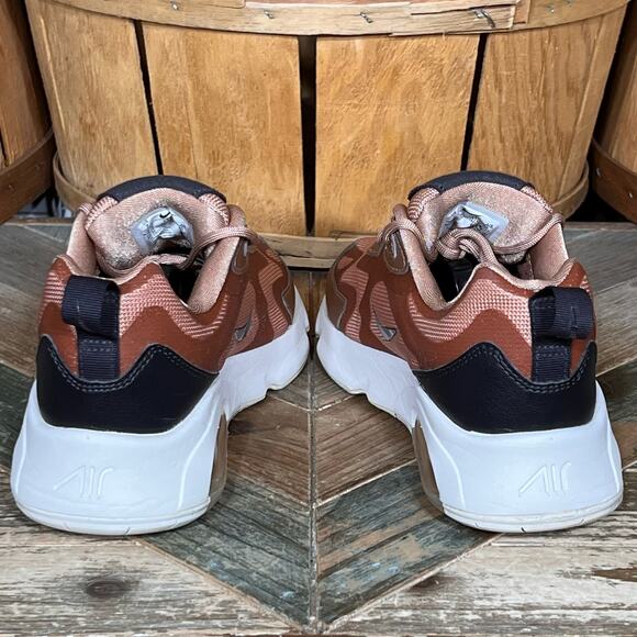 Nike Air Max 200 Holiday Sparkle Metallic Red Bronze Sneakers Womens Size 7 - Picture 8 of 11